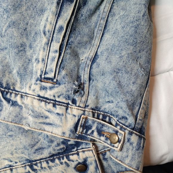 American Apparel blue denim distressed jean jacket women's size M 90s/Y2k - Picture 7 of 10